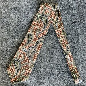 Pierre Cardin - Men's Blue/Maroon Paisley Necktie, 100% Silk, Made in USA